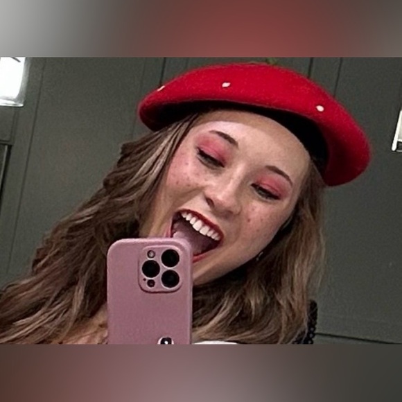 Strawberry Beret - Picture 2 of 2